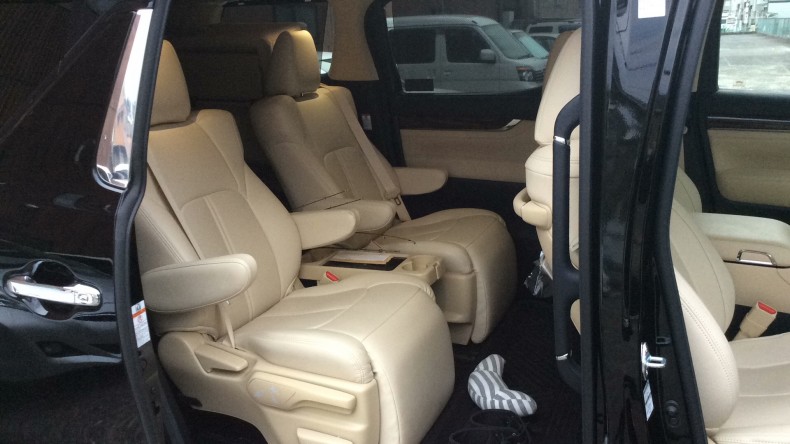 内装後方シート