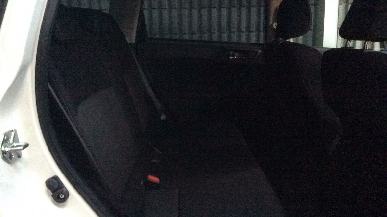 内装後方シート