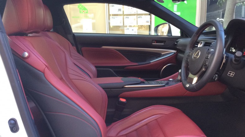 内装後方シート