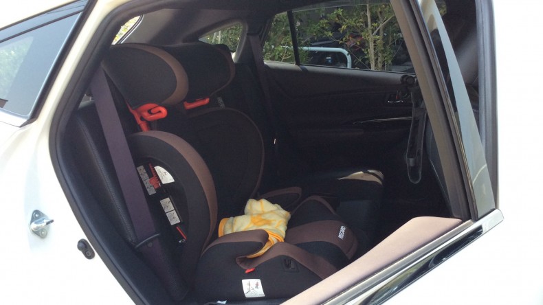 内装後方シート