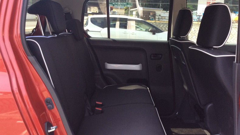 内装後方シート