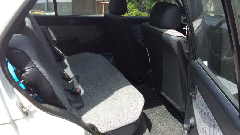 内装後方シート