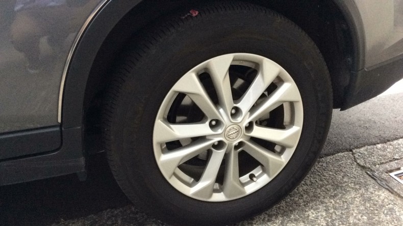 タイヤホイール前