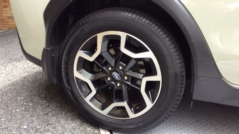 タイヤホイール前