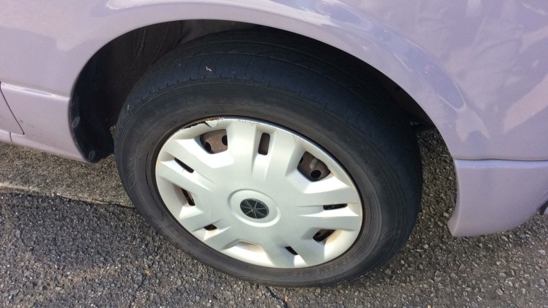 タイヤホイール前