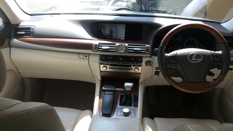 内装インパネ全体