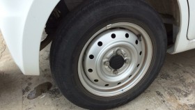 タイヤホイール前