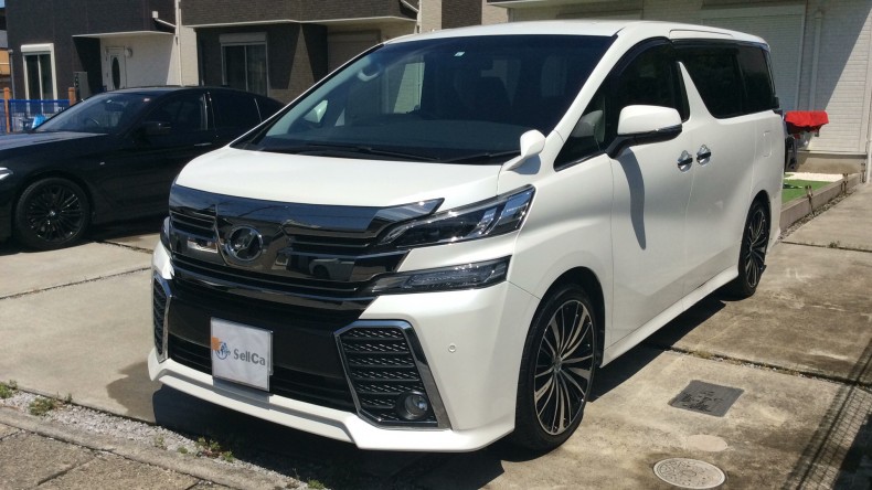 car_main_img