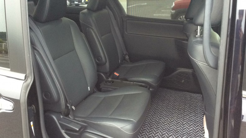 内装後方シート