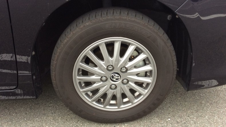 タイヤホイール前