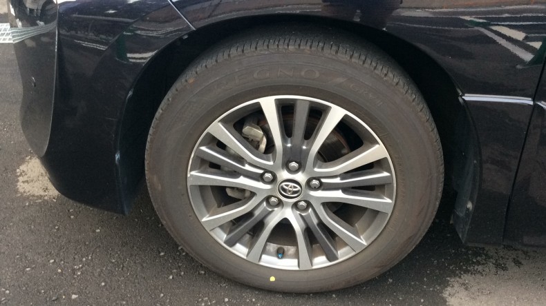 タイヤホイール前