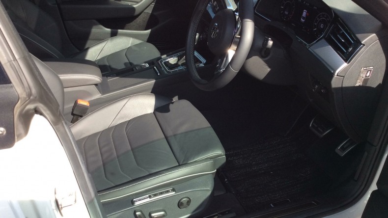 内装前方シート