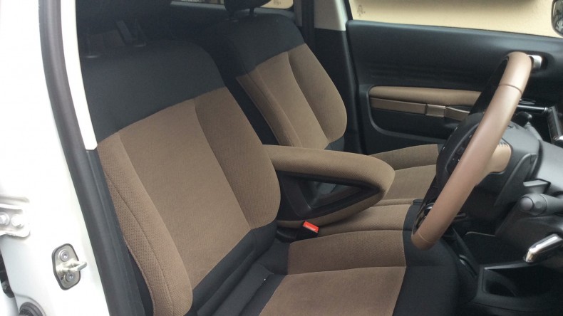 内装前方シート