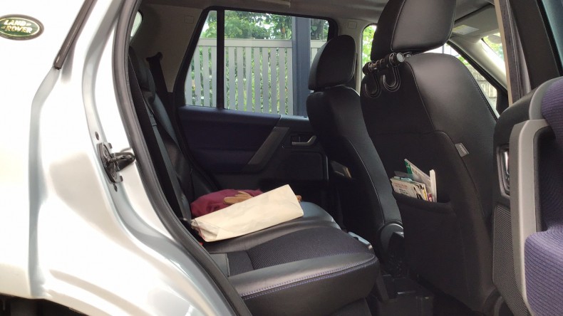 内装後方シート