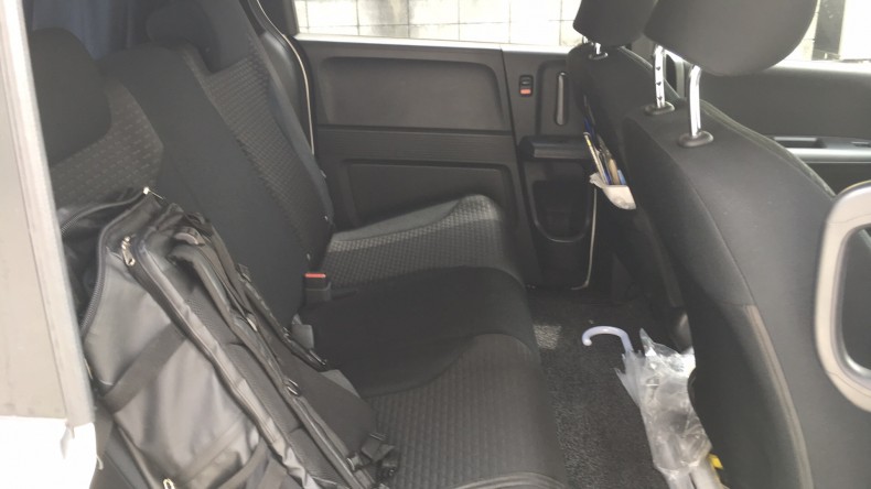 内装後方シート