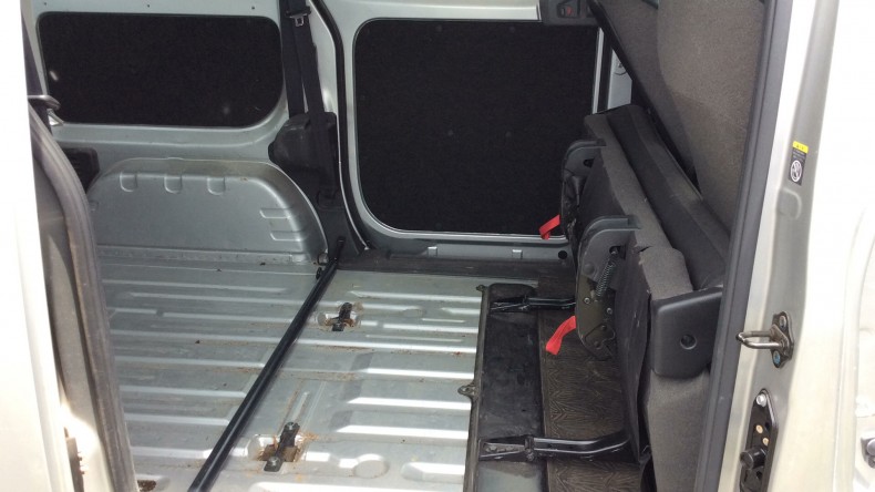 内装後方シート