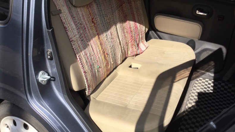 内装後方シート