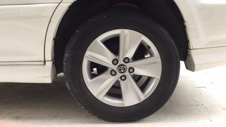 タイヤホイール前