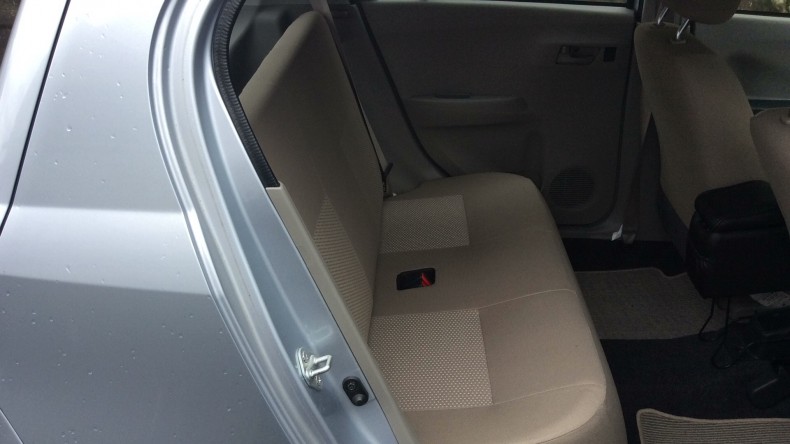 内装後方シート