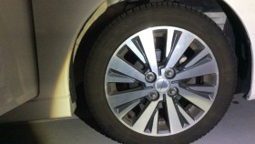 タイヤホイール前