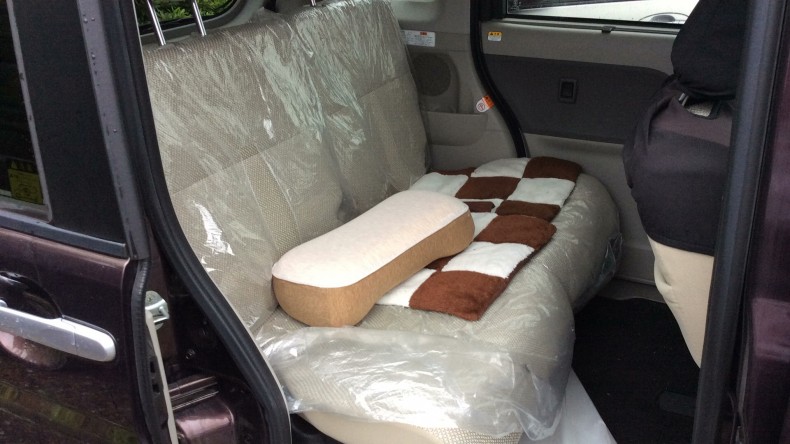 内装後方シート