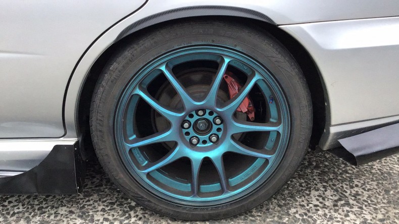 タイヤホイール前