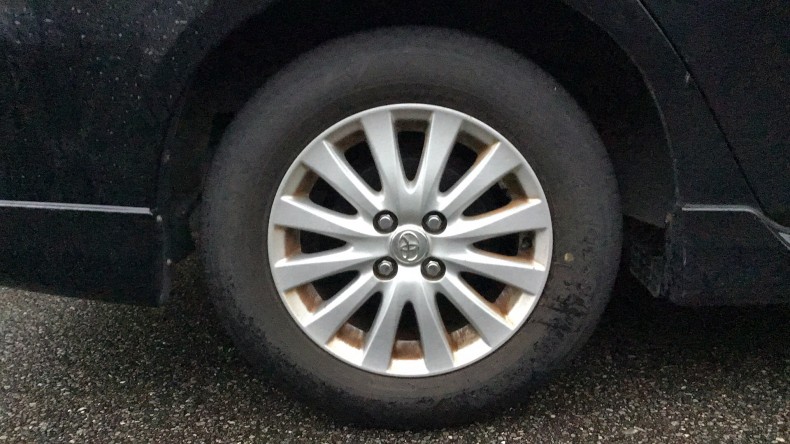 タイヤホイール前