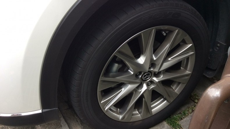 タイヤホイール前