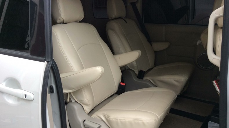 内装後方シート