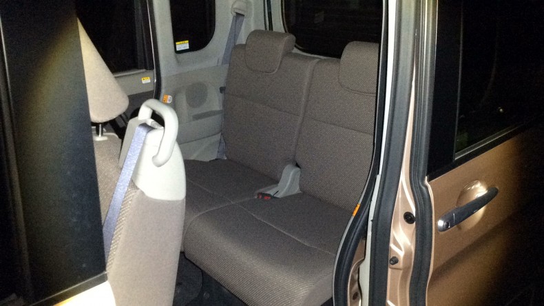 内装後方シート