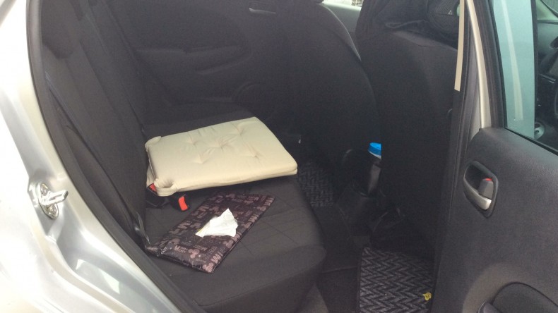 内装後方シート