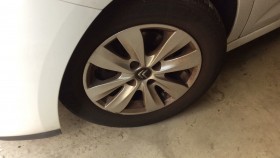 タイヤホイール前