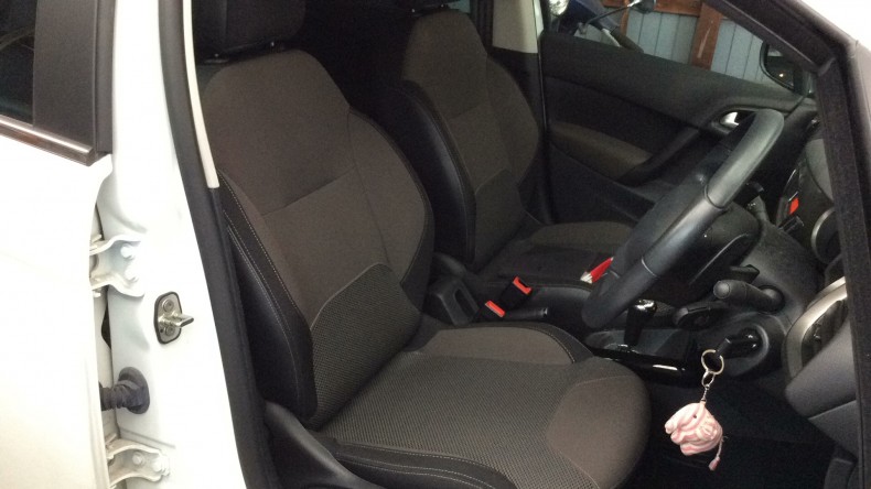 内装前方シート