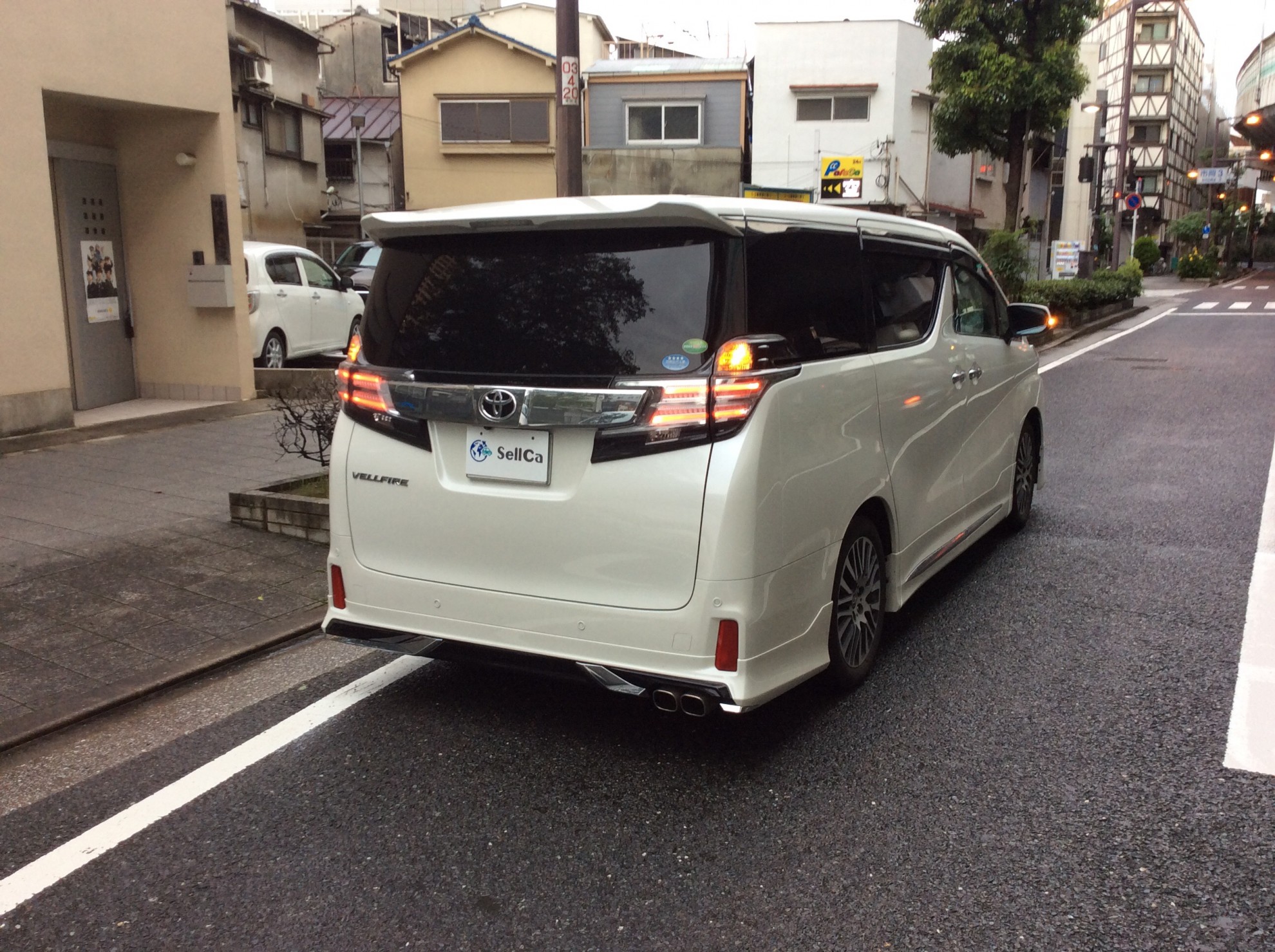 外装右後