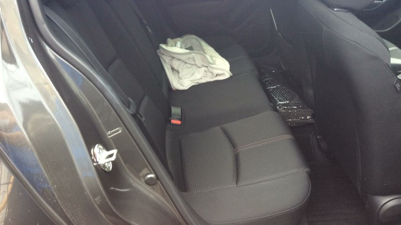 内装後方シート