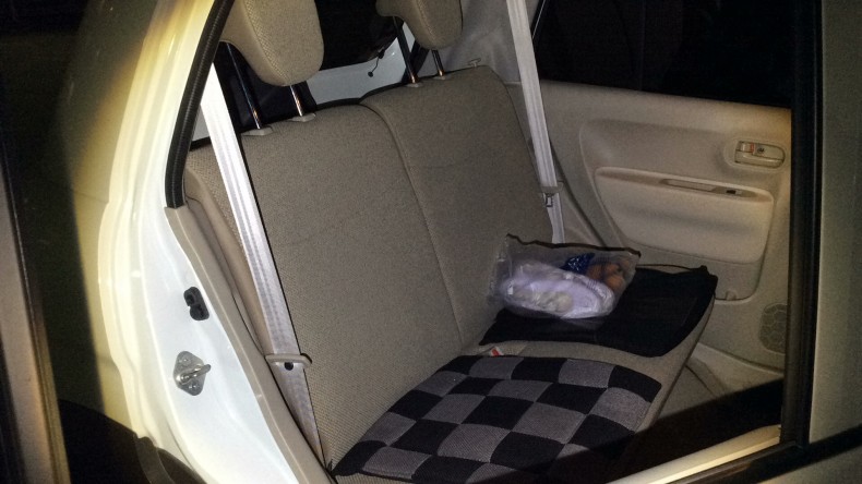 内装後方シート