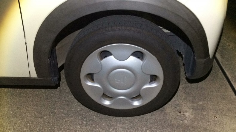 タイヤホイール前