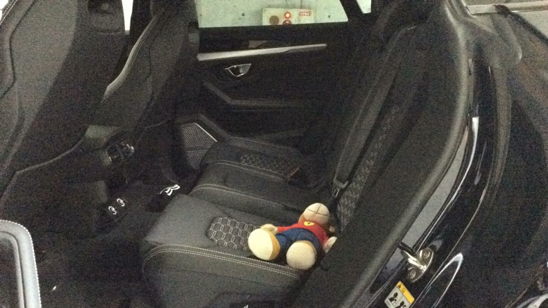 内装後方シート