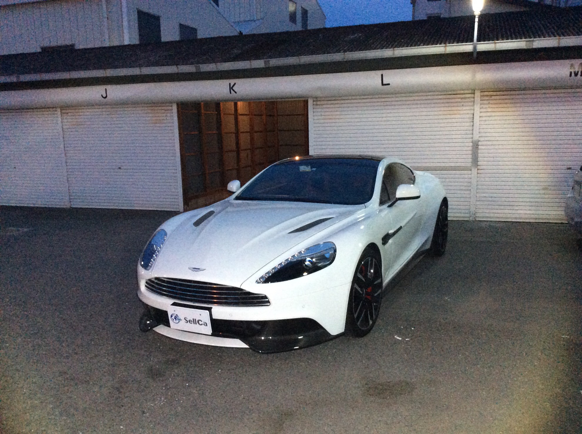 アストンマーティン ヴァンキッシュの売買実績画像