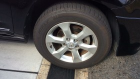 タイヤホイール前