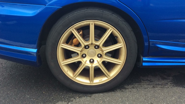 タイヤホイール前