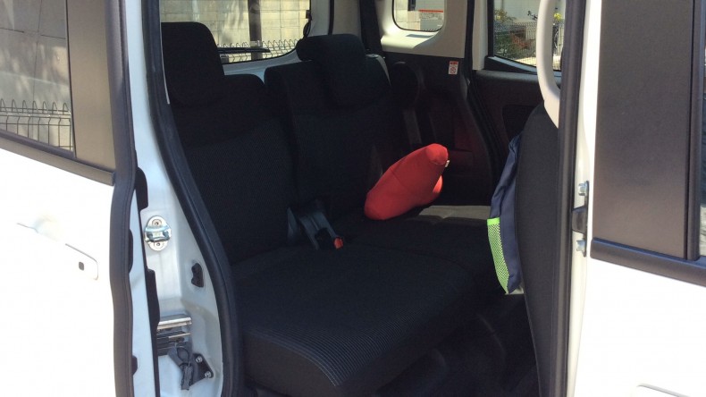 内装後方シート