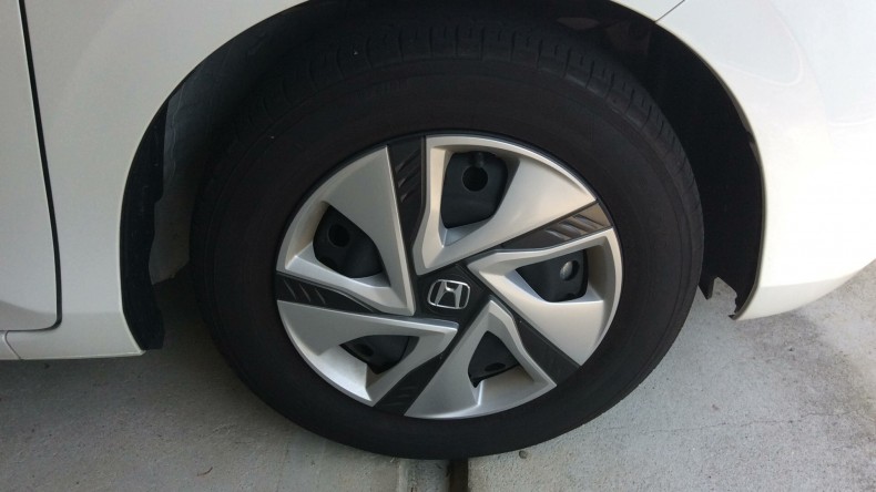 タイヤホイール前