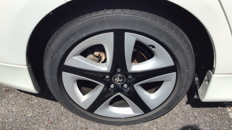 タイヤホイール前