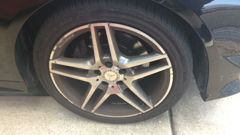 タイヤホイール前