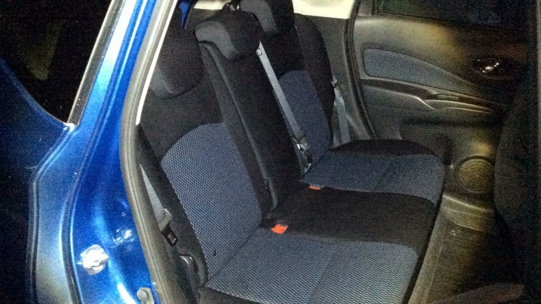 内装後方シート