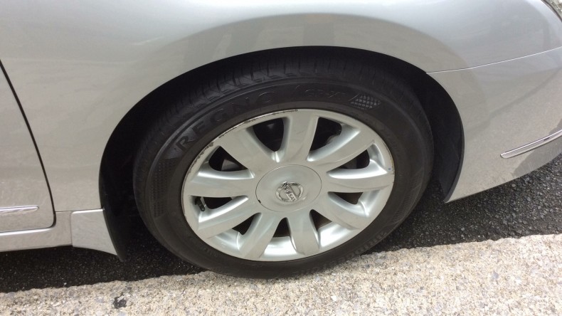 タイヤホイール前