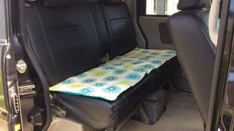 内装後方シート