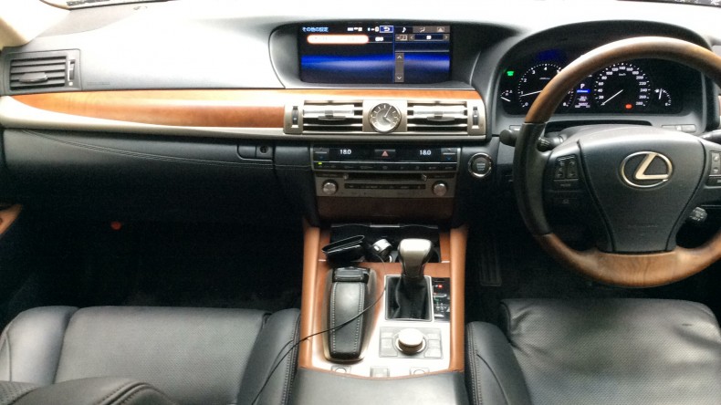 内装インパネ全体