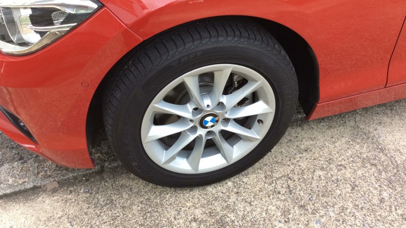 タイヤホイール前